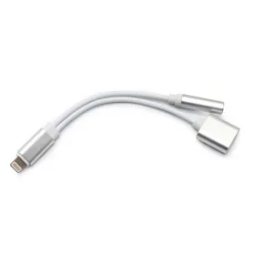 iPhone lightning adapter za slusalice i punjenje srebrni.