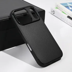 Futrola - maska Defender Carbon za iPhone 17 Pro 6.3 crna.