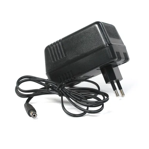UPS Power Adapter Maxkin PA-701.