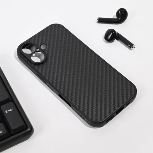 Futrola - maska Carbon fiber za iPhone 17 6.3 crna.