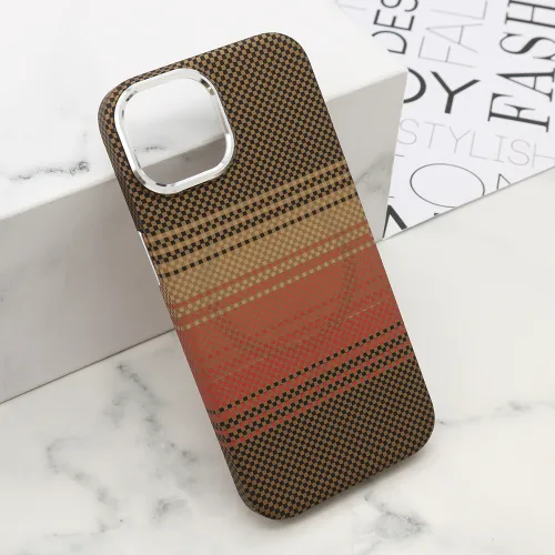 Futrola - maska UrbanMesh MagSafe za iPhone 15 (6.1) DZ05 (MS).