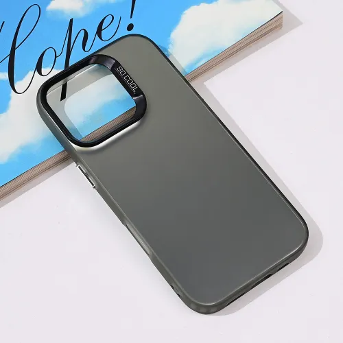 Futrola - maska providna za iPhone 16 Pro 6.3 crna.